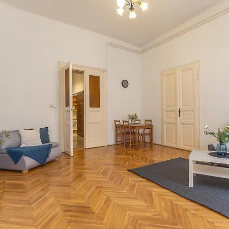 Διαμέρισμα Raday Corner